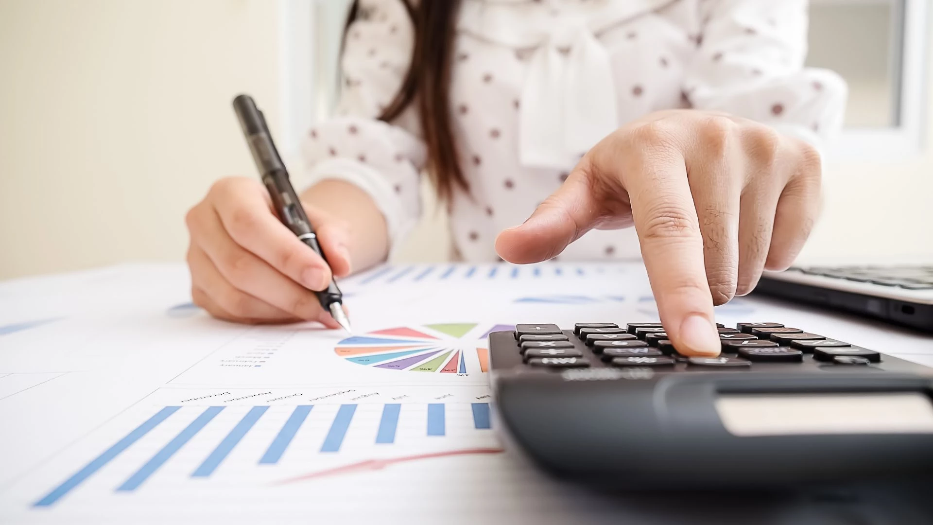 Gujarat ITI Instructor Salary 2025: In-Hand Pay, Allowances & Career Growth